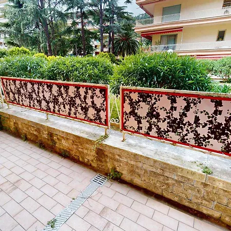 3p Climatise En Rez-de-jardin Avec 2 Terrasses Proche A - Fr-1-196-357 Menton